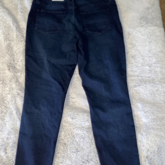Mission High Rise Jeans - Picture 6 of 10